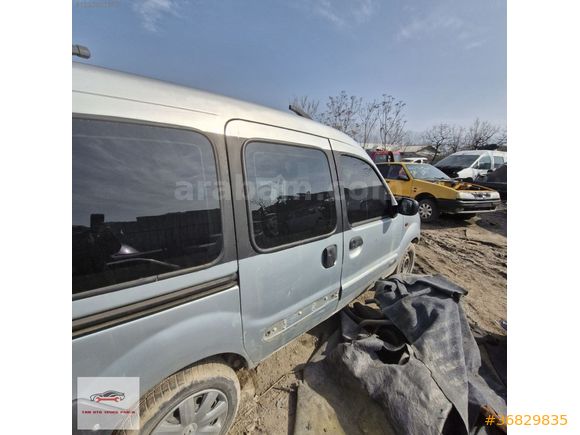 RENAULT KANGO SAĞ ÖN KAPI DOLU SÖKME