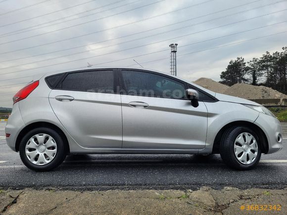 Sahibinden Ford Fiesta 1.4 TDCi Trend 2012 Model İstanbul 94.000 km Gri (Gümüş)
