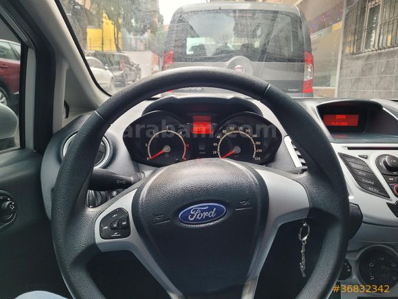 Sahibinden Ford Fiesta 1.4 TDCi Trend 2012 Model İstanbul 94.000 km Gri (Gümüş)