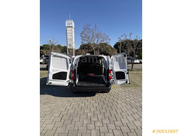 Sahibinden Peugeot Partner 1.5 BlueHDI Comfort 2025 Model 