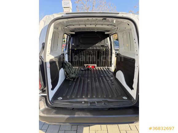 Sahibinden Peugeot Partner 1.5 BlueHDI Comfort 2025 Model 