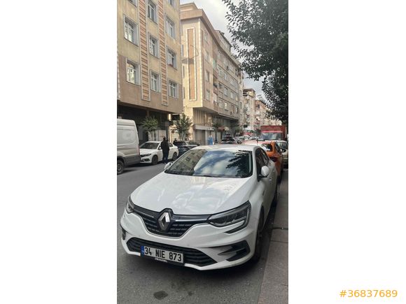 Sahibinden Renault Megane 1.3 TCe Icon 2025 Model DÜŞÜK KM BAYANDAN