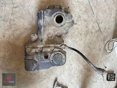 AUDİ A4 YAKIT DEPOSU 8K0201085 8K0201055Q