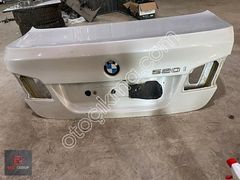 BMM 5 SERİSİ 520i bagaj kapagı