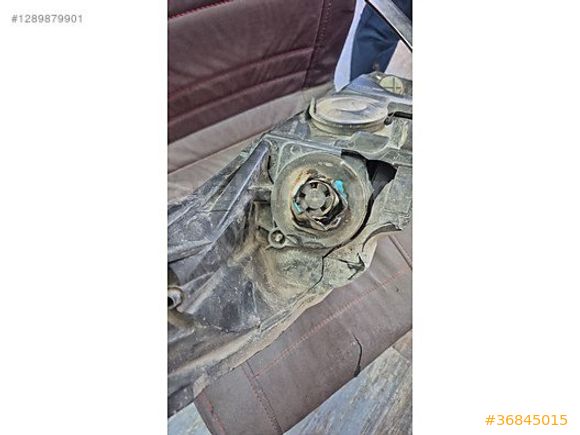 Ford Courier sağ far orijinal çıkma