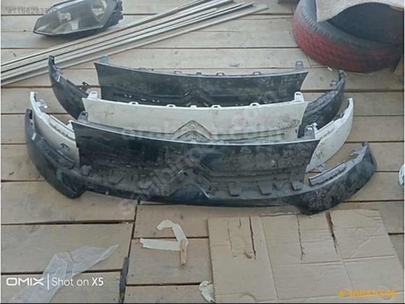 Citroen Berlingo ön tampon üstteki