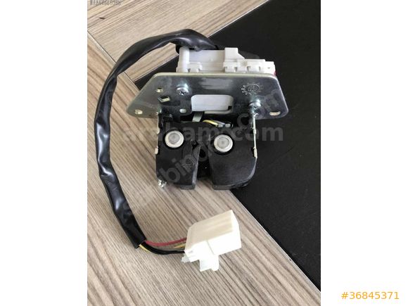Fiat Fiorino arka bagaj kilidi tek kapı