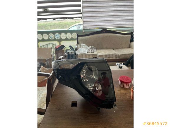 Ford Courier yeni kasa sağ far