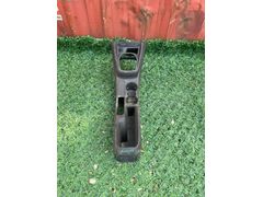 Ford tourneo courier orta vites konsolu