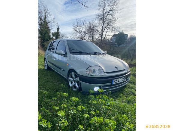Renault Clio 1.6 RXT 1999 Model 
