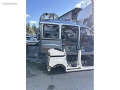 Fiat Doblo sağ arka Çamurluk