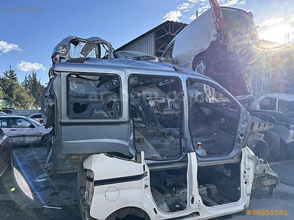 Fiat Doblo sağ arka Çamurluk