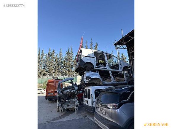Dacia dakır sağ arka arka Çamurluk