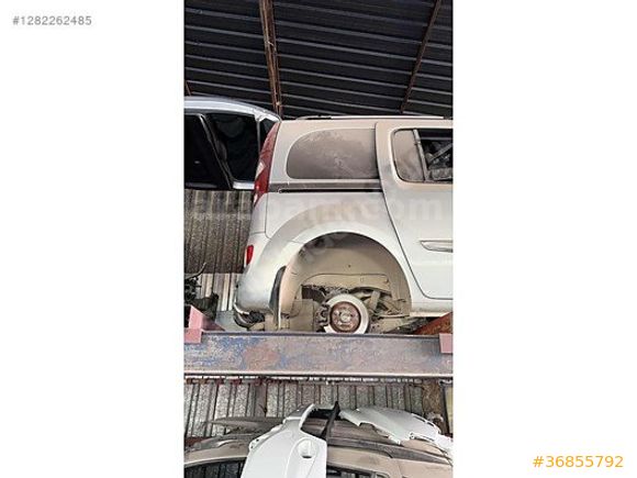 Kangoo 3 Sağ Arka Çamurluk Çıkma Orijinal