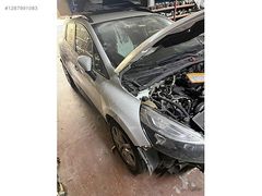 RENAULT CLİO 4 SAĞ ÖN ÇAMURLUK ÇIKMA ORJİNAL