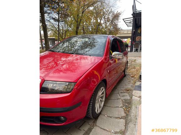 FABİA SUNROOF'LU DOSTA GİDER
