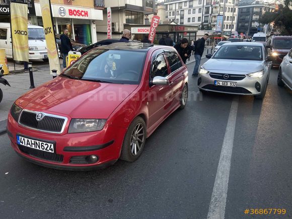 FABİA SUNROOF'LU DOSTA GİDER
