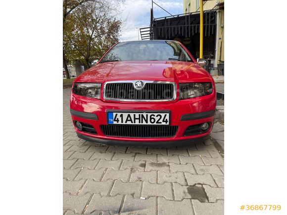 FABİA SUNROOF'LU DOSTA GİDER