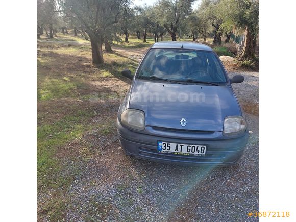 Bayan Öğretmenden Clio 1.6 Otomatik Vites 2000 Model