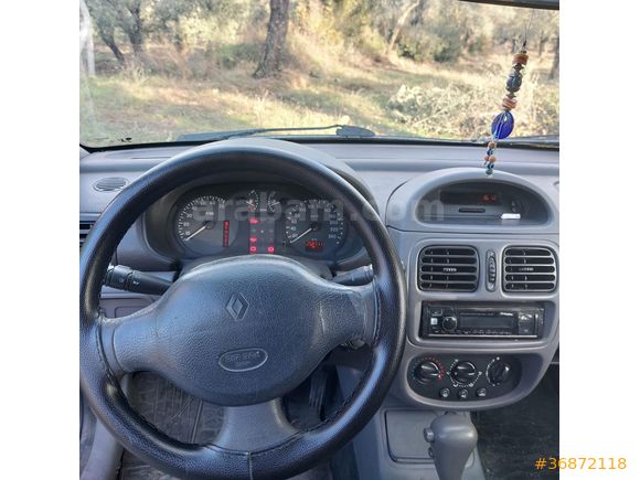 Bayan Öğretmenden Clio 1.6 Otomatik Vites 2000 Model