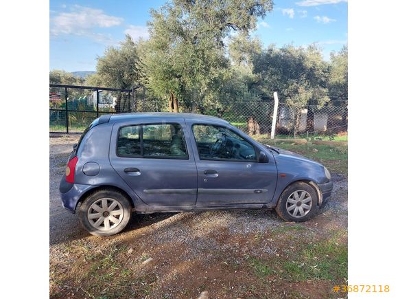 Bayan Öğretmenden Clio 1.6 Otomatik Vites 2000 Model