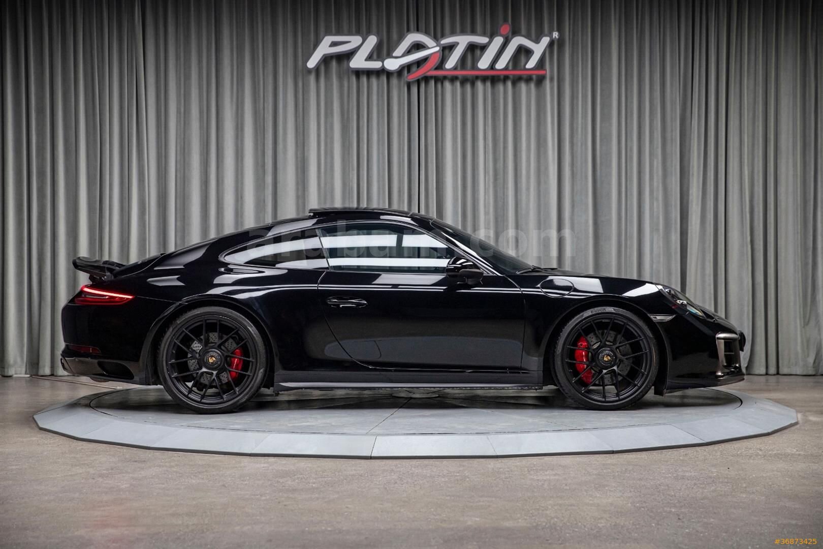 Galeriden Porsche 911 Carrera 4 GTS 2017 Model İstanbul 31.500 km Siyah 7