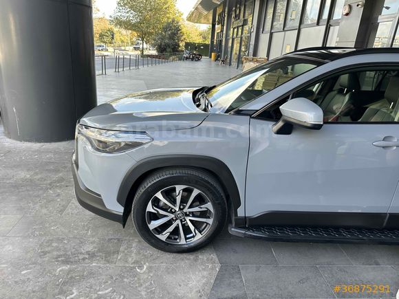 Sahibinden Toyota Corolla Cross 1.8 Passion X-Pack 2023 Model  60.000 km Gri (titanyum)