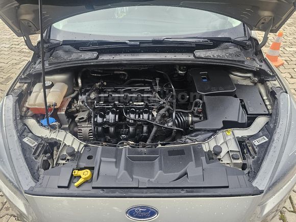 2.Sahibinden Ford Focus  Titanium 2015 Model