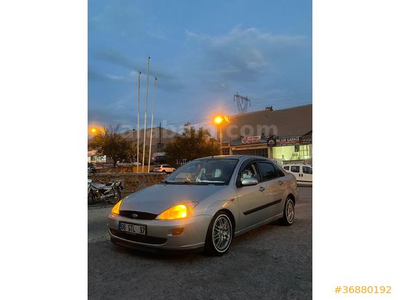 Sahibinden Ford Focus 1.6 Ghia 2000 Model
