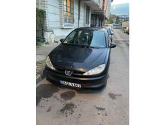 Sahibinden Peugeot 206 1.4 Feline 2006 Model  225.000 km Siyah
Çalışmayan hıc bır aksamı yok. Aile aracı   Ev aldığım ıcın satılık  acill pazarlık var