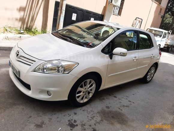 Sahibinden Toyota Auris 1.6 Comfort Extra 2011 Model İzmir 158.000 km Beyaz