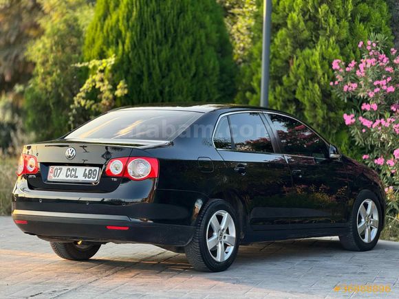 Sahibinden Volkswagen Jetta 1.4 TSi Tour 2009 Model  148.000 km Siyah