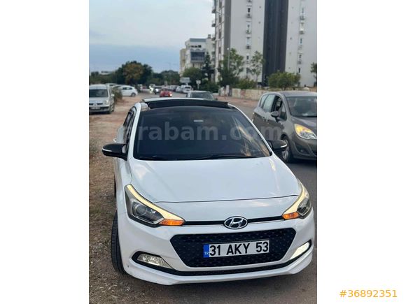 Sahibinden Hyundai i20 1.4 CRDi Style 2015 Model  180000 km cam tavan sanruf aktif 
 Beyaz 27000 hasar kaydı vardır tek fiyat 73000 