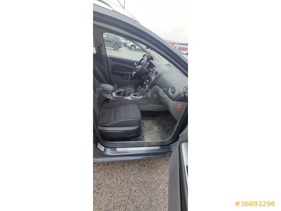 Ford Focus 1.6 Titanium 2010 Model Station wagon