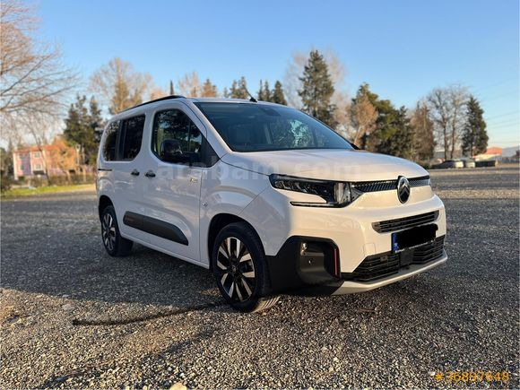 2025 Berlingo Max XTR | En Full | Takas Açık