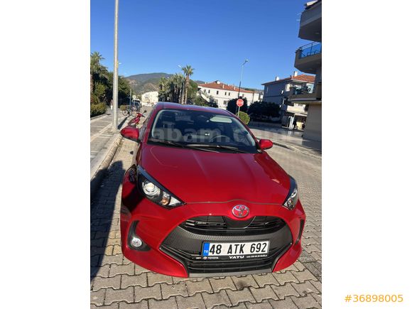 Sahibinden Toyota Yaris 1.5 Dream 2024 Model  6.001 km Kırmızı