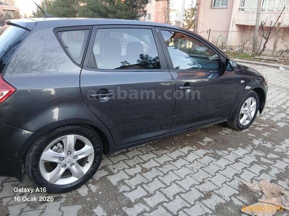 Sahibinden Kia Ceed 1.6 Concept 2010 Model