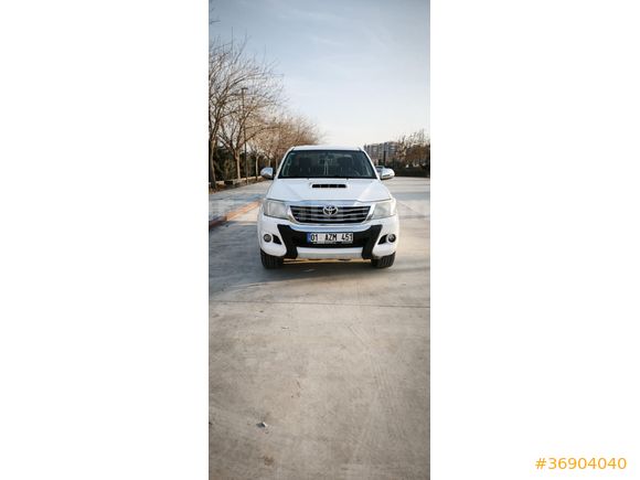 Sahibinden Toyota Hilux 2.5 D-4D 4x4 Adventure 2014 Model  224.000 km Beyaz sigorta şişirmeainden dolayı agır hasarlıdır. tek bi kapıda bir avuç lokal