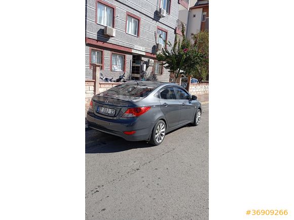Sahibinden Hyundai Accent Blue 1.4 CVVT Mode 2011 Model