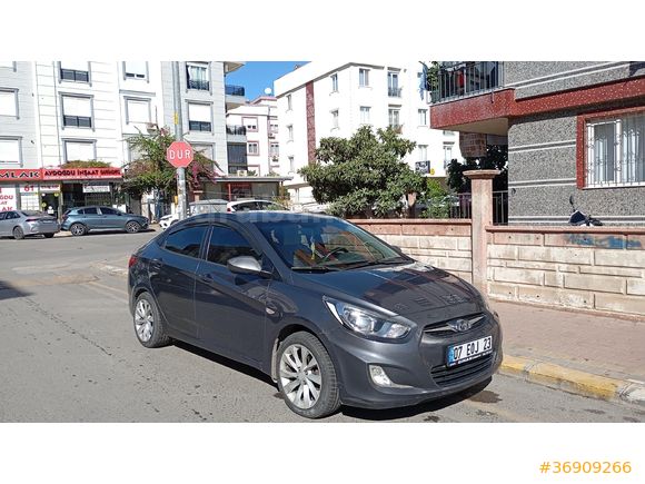 Sahibinden Hyundai Accent Blue 1.4 CVVT Mode 2011 Model