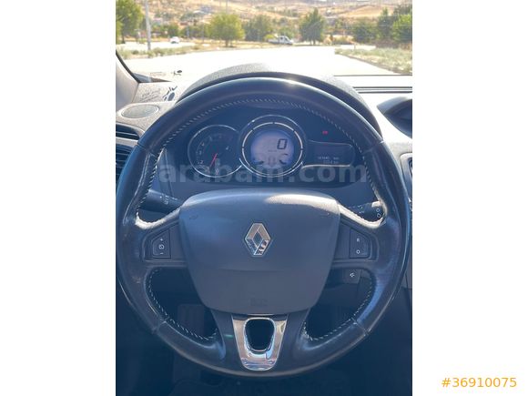 Sahibinden Renault Megane 1.6 Touch Plus 2015 Model