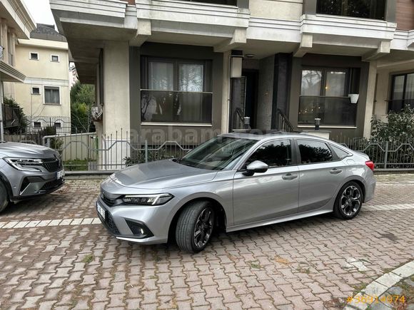 Sahibinden Honda Civic 1.5 i-VTEC Eco Executive Plus 2023 Model hatasız boyasız orijinal İstanbul