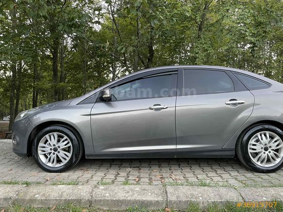 Sahibinden Ford Focus değişensiz servis bakımlı

