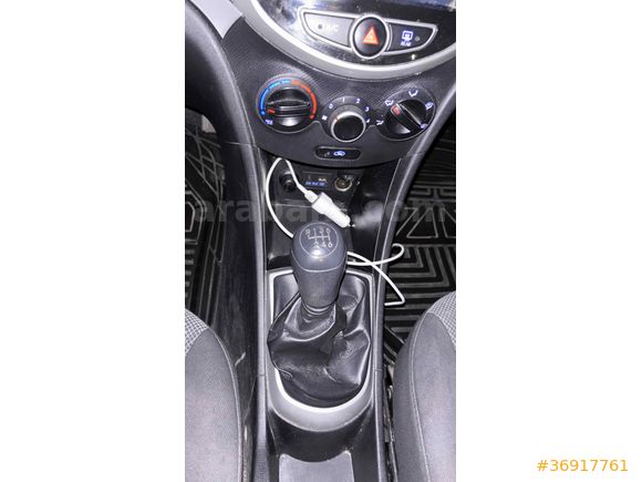 Sahibinden Hyundai Accent Blue 1.6 CRDI Mode Plus 2013 Model 