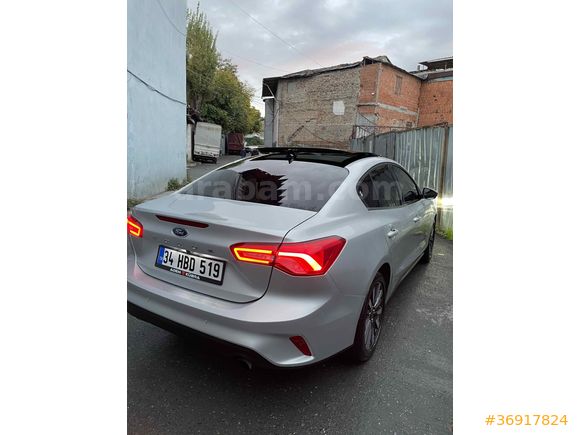 Sahibinden Ford Focus 1.5 Ti-VCT Titanium cam tavan 2023 Model  40.000 km Gri