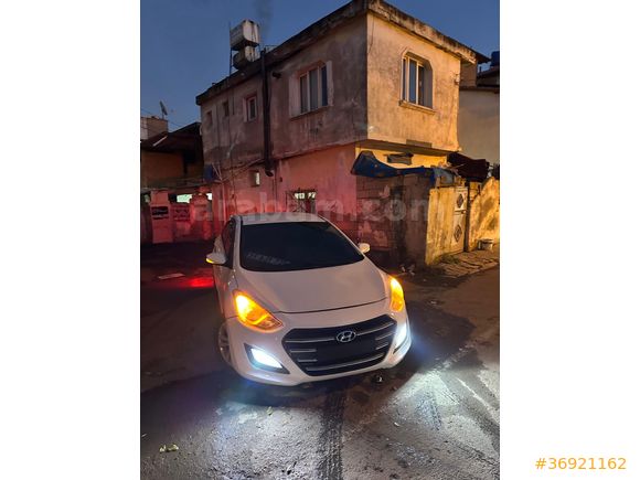 Sahibinden Hyundai i30 1.6 CRDi Style 2013 Model