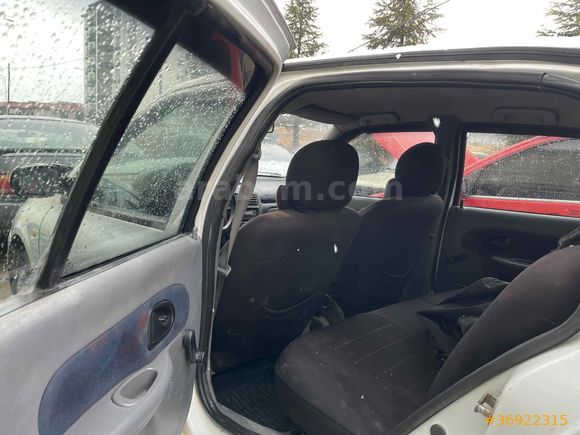 Galeriden Renault Clio 1.4 2001 Model Malatya