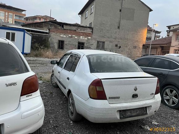 Galeriden Renault Clio 1.4 2001 Model Malatya