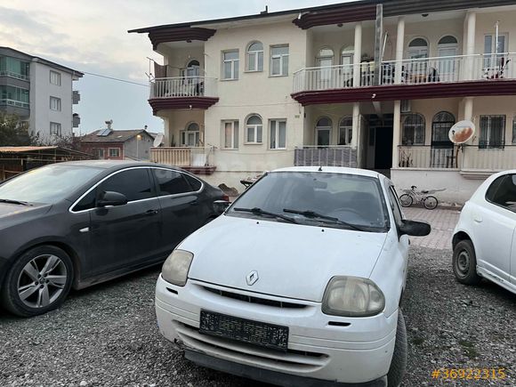 Galeriden Renault Clio 1.4 2001 Model Malatya