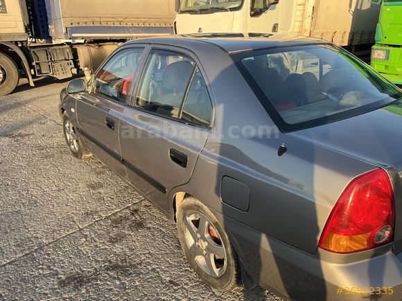 Sahibinden Hyundai Accent 1.6 Admire 2004 Model  370.000 km Füme